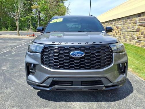 CARBONIZED GRAY METALLIC 2025 Ford Explorer ST-LINE
