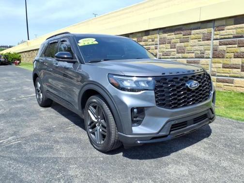 CARBONIZED GRAY METALLIC 2025 Ford Explorer ST-LINE