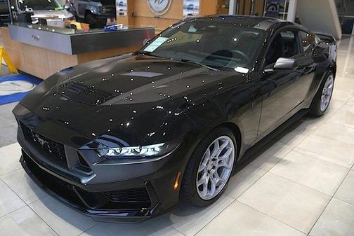 2025 Ford Mustang Dark Horse