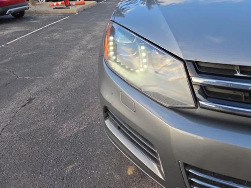 2012 Volkswagen Touareg Sport