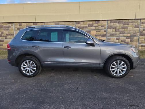 2012 Volkswagen Touareg Sport