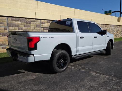 2025 Ford F-150 Lightning XLT