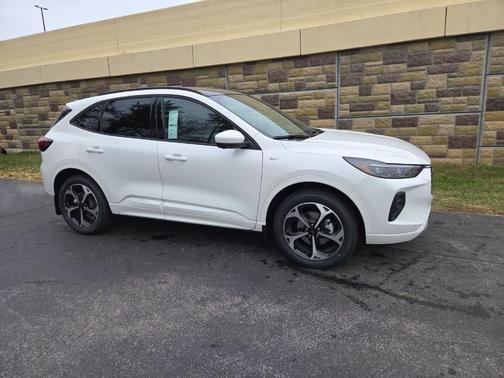 2026 Ford Escape ST-Line Elite