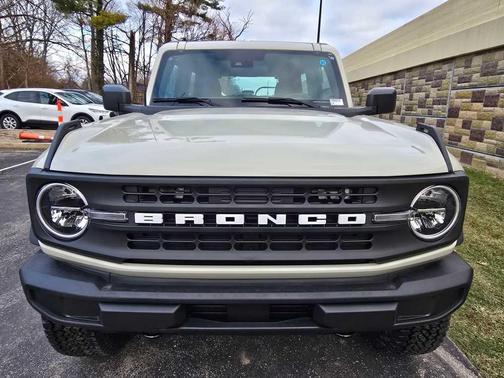 2025 Ford Bronco Base