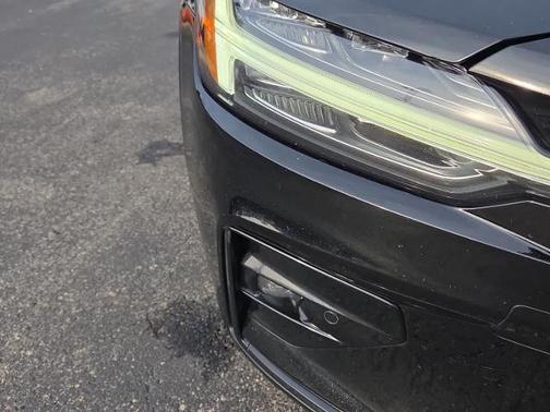 2019 Volvo S60 T6 R-DESIGN