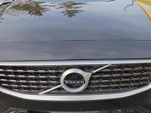 2019 Volvo S60 T6 R-DESIGN