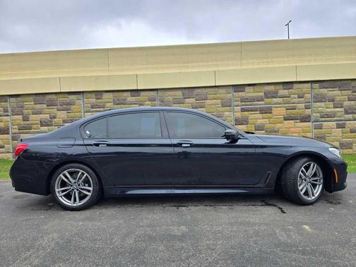 2017 BMW 750 i xDrive