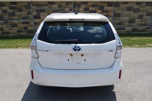2013 Toyota Prius v Five