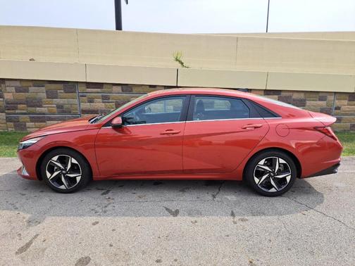 2021 Hyundai ELANTRA Limited
