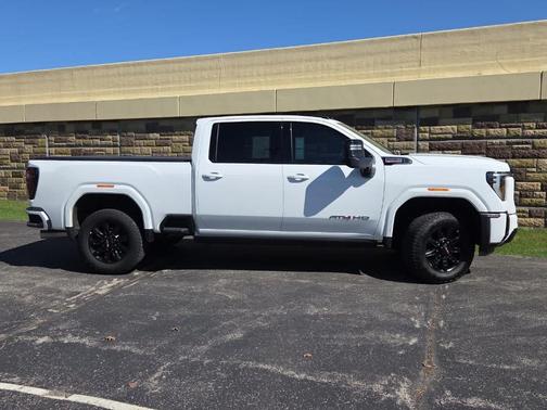 2025 GMC Sierra 3500 AT4