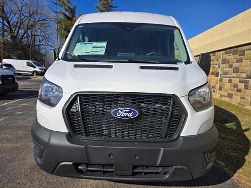 2026 Ford Transit-250 148 WB Medium Roof Cargo