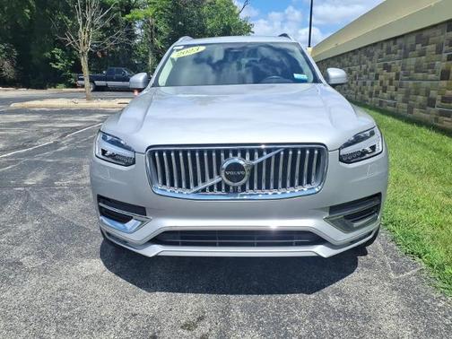 Silver 2023 Volvo XC90 B6 PLUS 7-SEATER