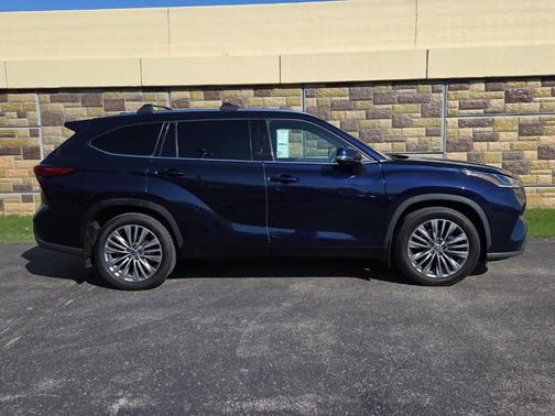 2022 Toyota Highlander Platinum