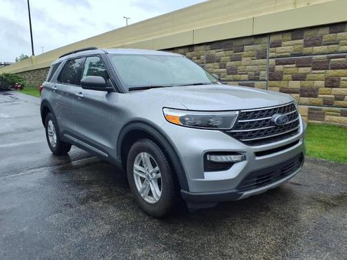 ICONIC SILVER METALLIC 2021 Ford Explorer XLT