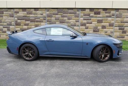 2025 Ford Mustang Dark Horse