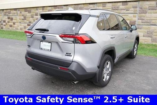 2022 Toyota RAV4 Hybrid XLE