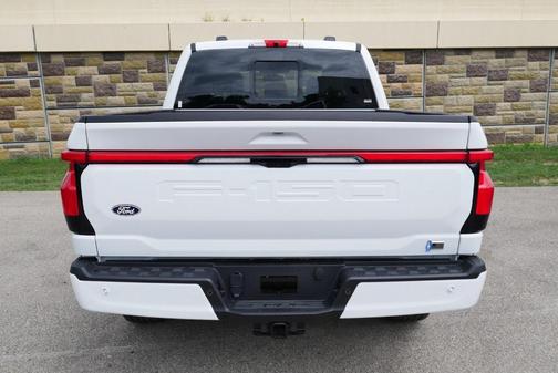 2025 Ford F-150 Lightning LARIAT