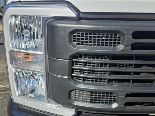 Oxford White 2026 Ford F-350 XL
