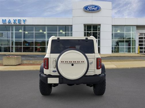 Wimbledon White 2026 Ford Bronco Outer Banks