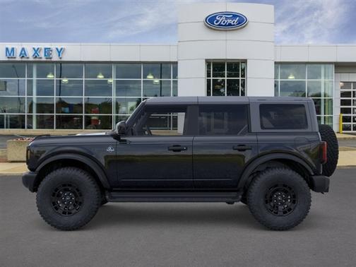 Shadow Black 2026 Ford Bronco Outer Banks