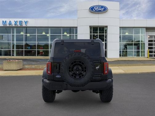 Shadow Black 2026 Ford Bronco Outer Banks