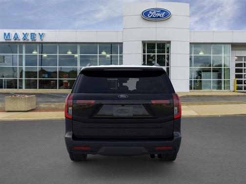 Agate Black Metallic 2026 Ford Expedition Tremor