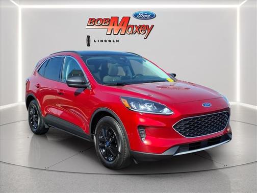 Rapid Red Metallic Tinted Clearcoat 2022 Ford Escape SE