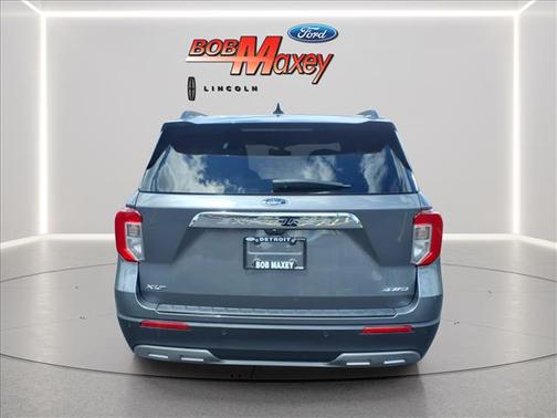 Carbonized Gray Metallic 2024 Ford Explorer XLT