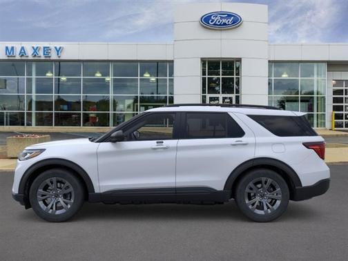 Space White Metallic 2026 Ford Explorer Active