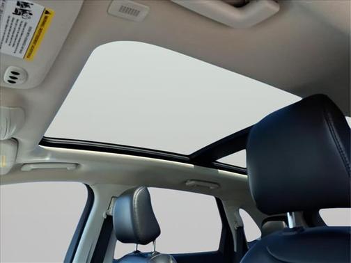 Iconic Silver Metallic 2023 Ford Edge SEL