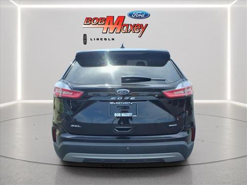 Agate Black Metallic 2024 Ford Edge SEL