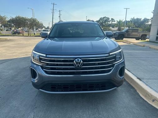2025 Volkswagen Atlas 2.0T SE w/ Technology
