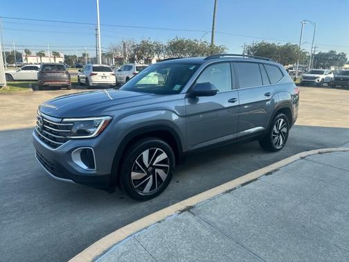 2025 Volkswagen Atlas 2.0T SE w/ Technology