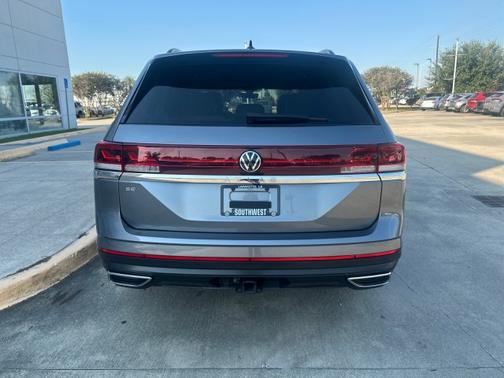 2025 Volkswagen Atlas 2.0T SE w/ Technology