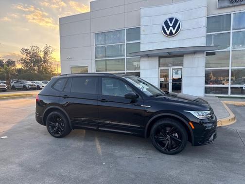 2024 Volkswagen Tiguan 2.0T SE R-Line Black