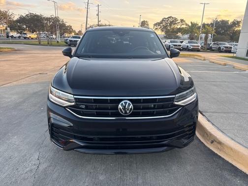 2024 Volkswagen Tiguan 2.0T SE R-Line Black