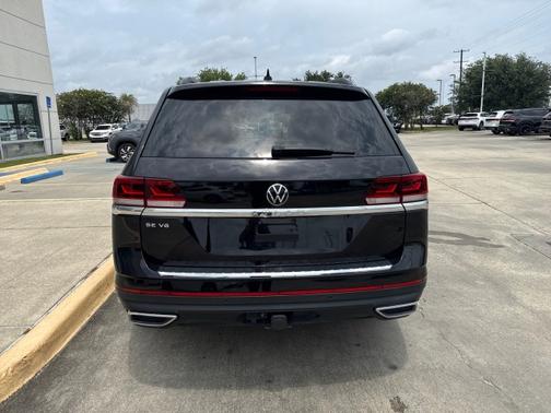 Deep Black Pearl Effect 2022 Volkswagen Atlas 3.6 SE w/ Technology
