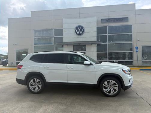 Pure White 2022 Volkswagen Atlas 3.6 SE w/ Technology
