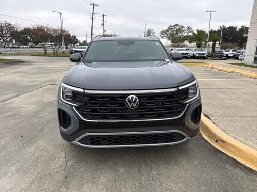 2024 Volkswagen Atlas Cross Sport 2.0T SE w/ Technology