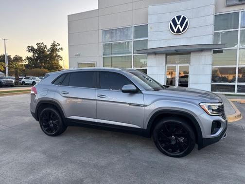 2024 Volkswagen Atlas Cross Sport 2.0T SE w/ Technology