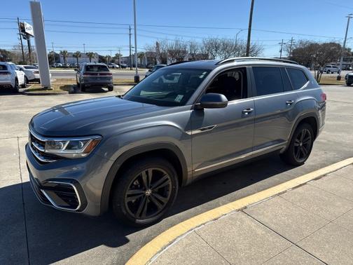 2021 Volkswagen Atlas 3.6 SE w/ Technology R-Line