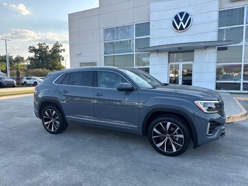 2025 Volkswagen Atlas Cross Sport 2.0T SEL Premium R-Line