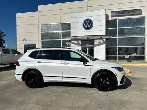 2024 Volkswagen Tiguan 2.0T SE R-Line Black