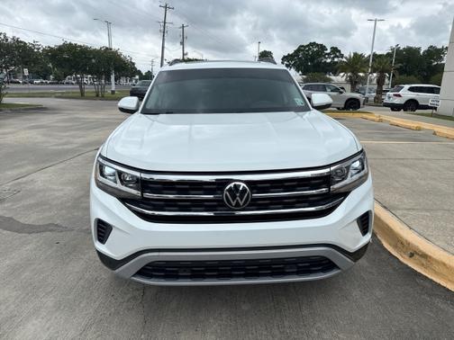 Pure White 2023 Volkswagen Atlas 3.6 SE w/ Technology