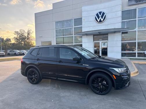 2023 Volkswagen Tiguan 2.0T SE R-Line Black