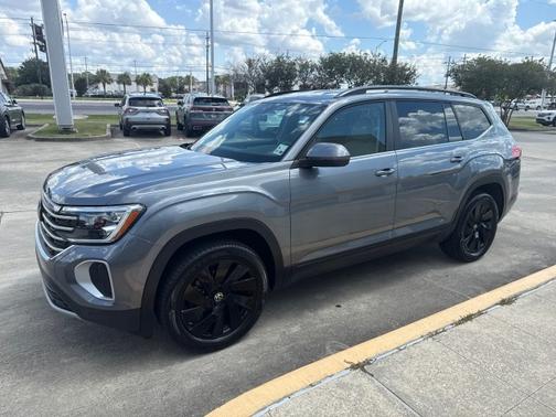 2024 Volkswagen Atlas 2.0T SE w/ Technology