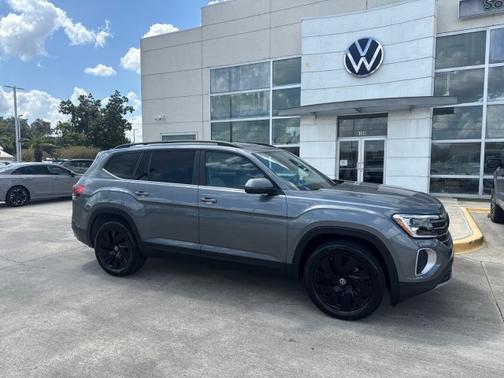 2024 Volkswagen Atlas 2.0T SE w/ Technology