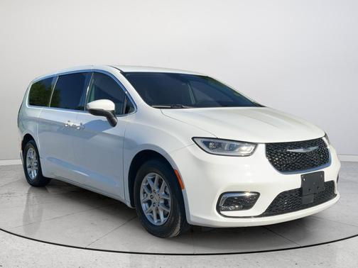 Bright White Clearcoat 2023 Chrysler Pacifica Touring-L