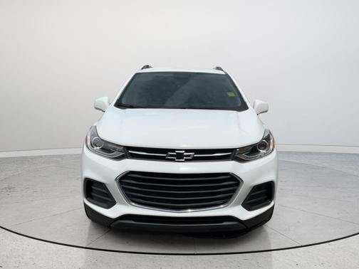 Summit White 2022 Chevrolet Trax LT