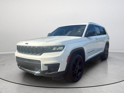 Bright White Clearcoat 2023 Jeep Grand Cherokee L Laredo